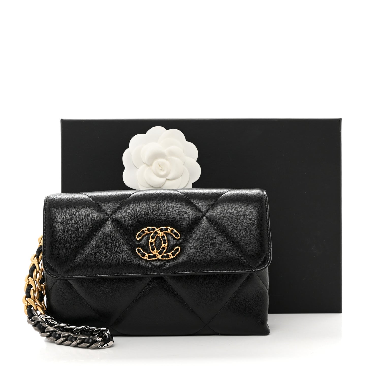 Lambskin Quilted 19 Flap Clutch Black
