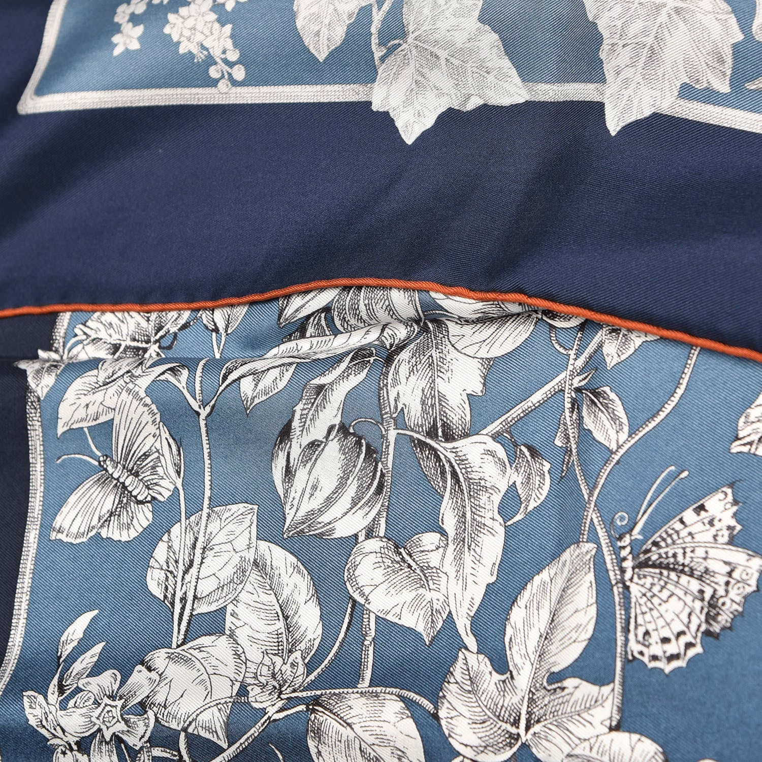 Gucci Silk Wondergarden Monogram Square Scarf 7 of 7