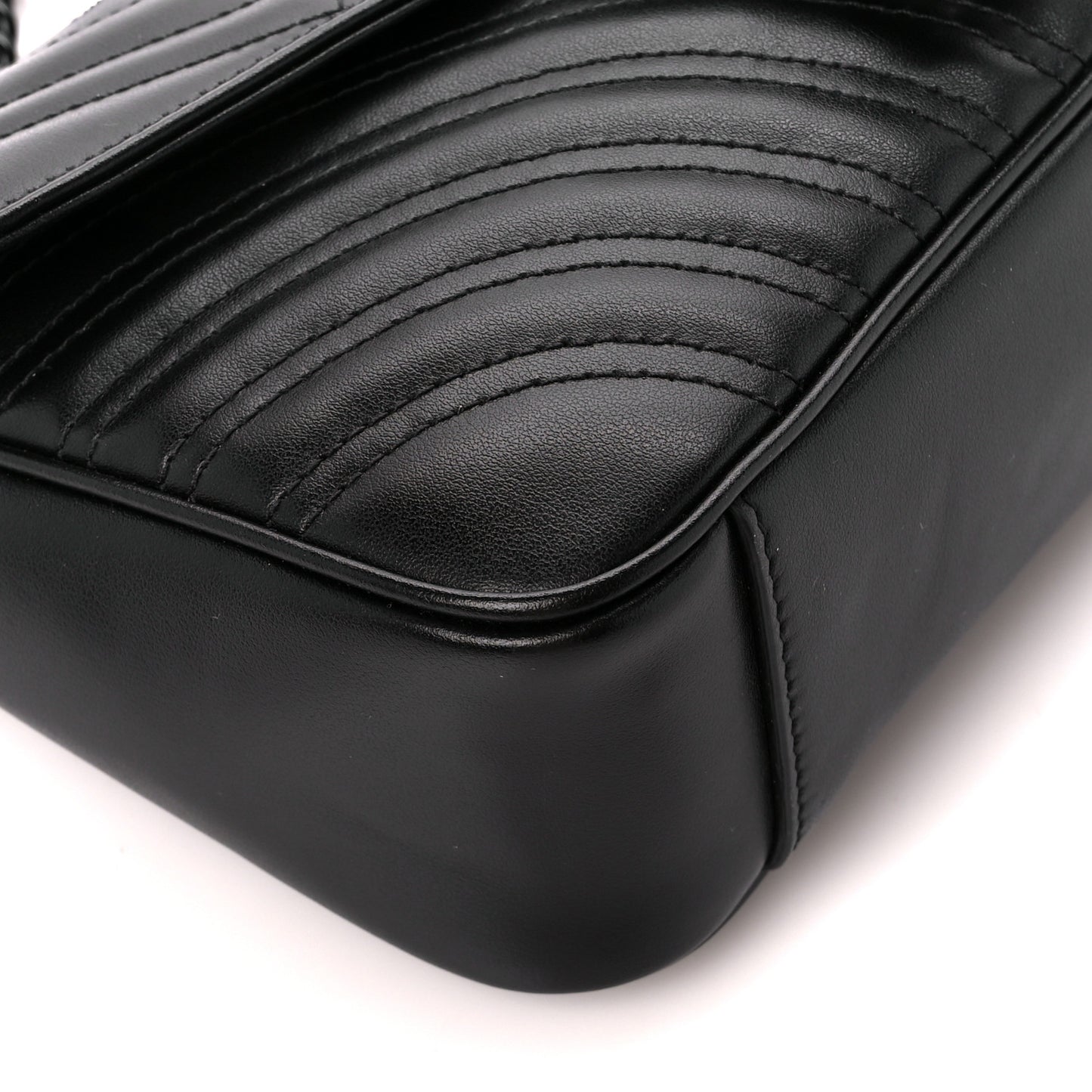 Calfskin Matelasse Monochrome Small GG Marmont Shoulder Bag Black