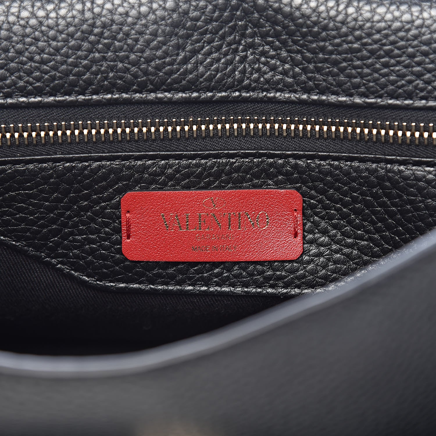 Valentino Garavani Pebbled Calfskin Rockstud Single Handle Flap Bag Black 6 of 10