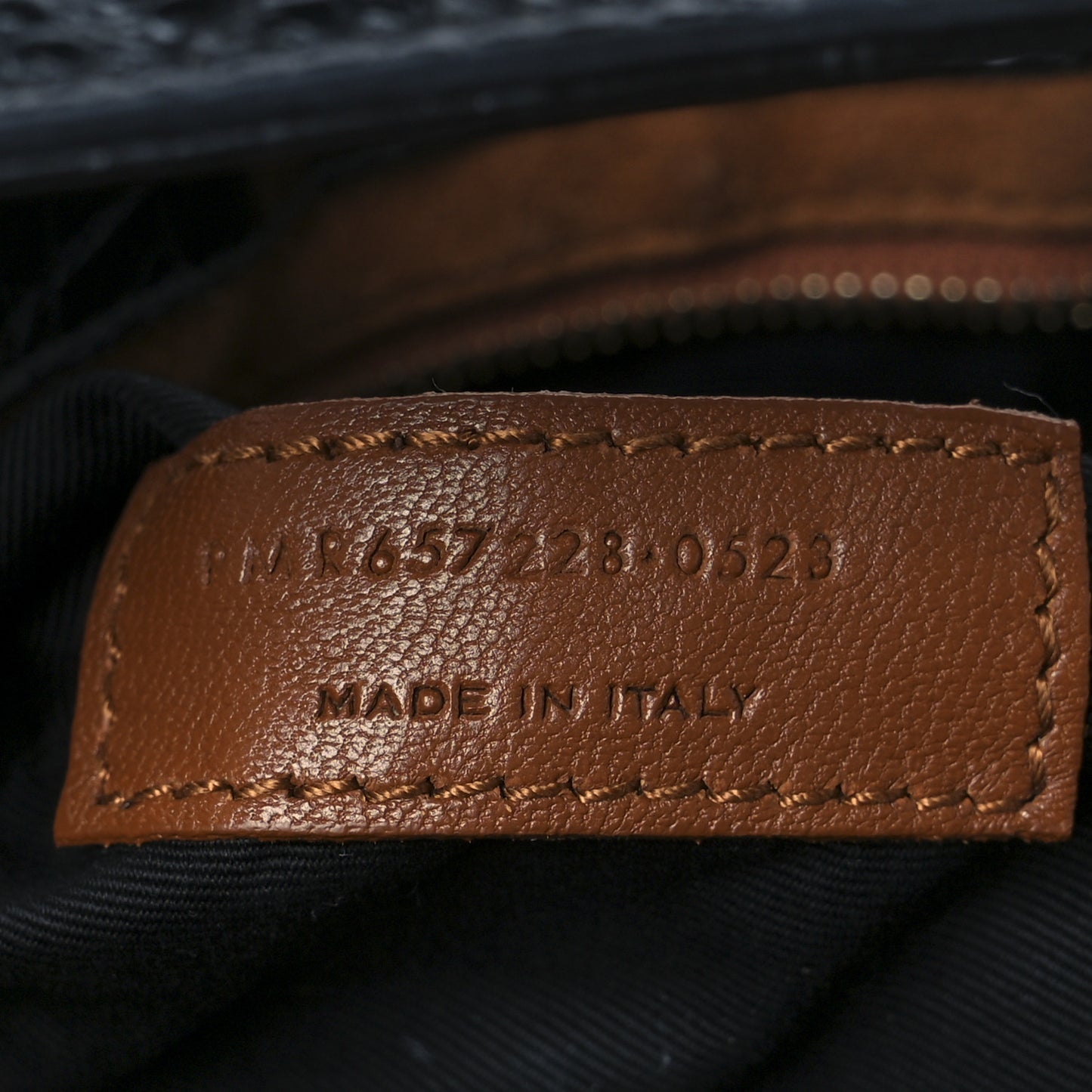 Calfskin Crocodile Embossed LE 5 A 7 Hobo Black