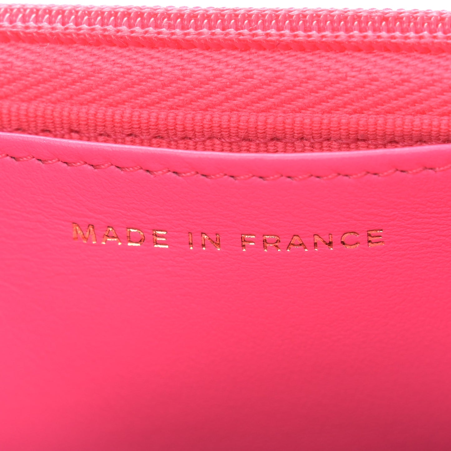 Caviar Quilted Wallet on Chain WOC Fuchsia
