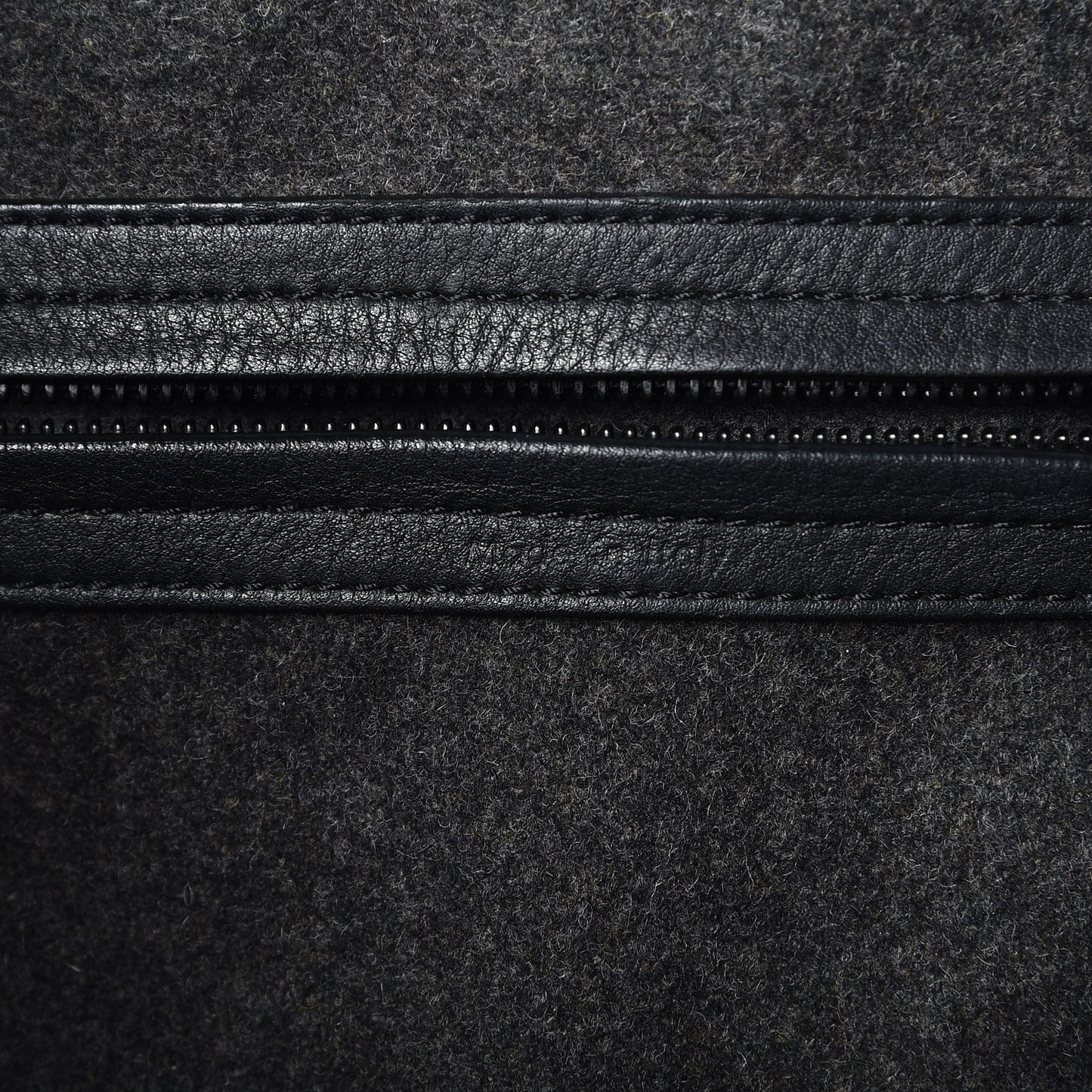 Felt Medium Phantom Luggage Grey
