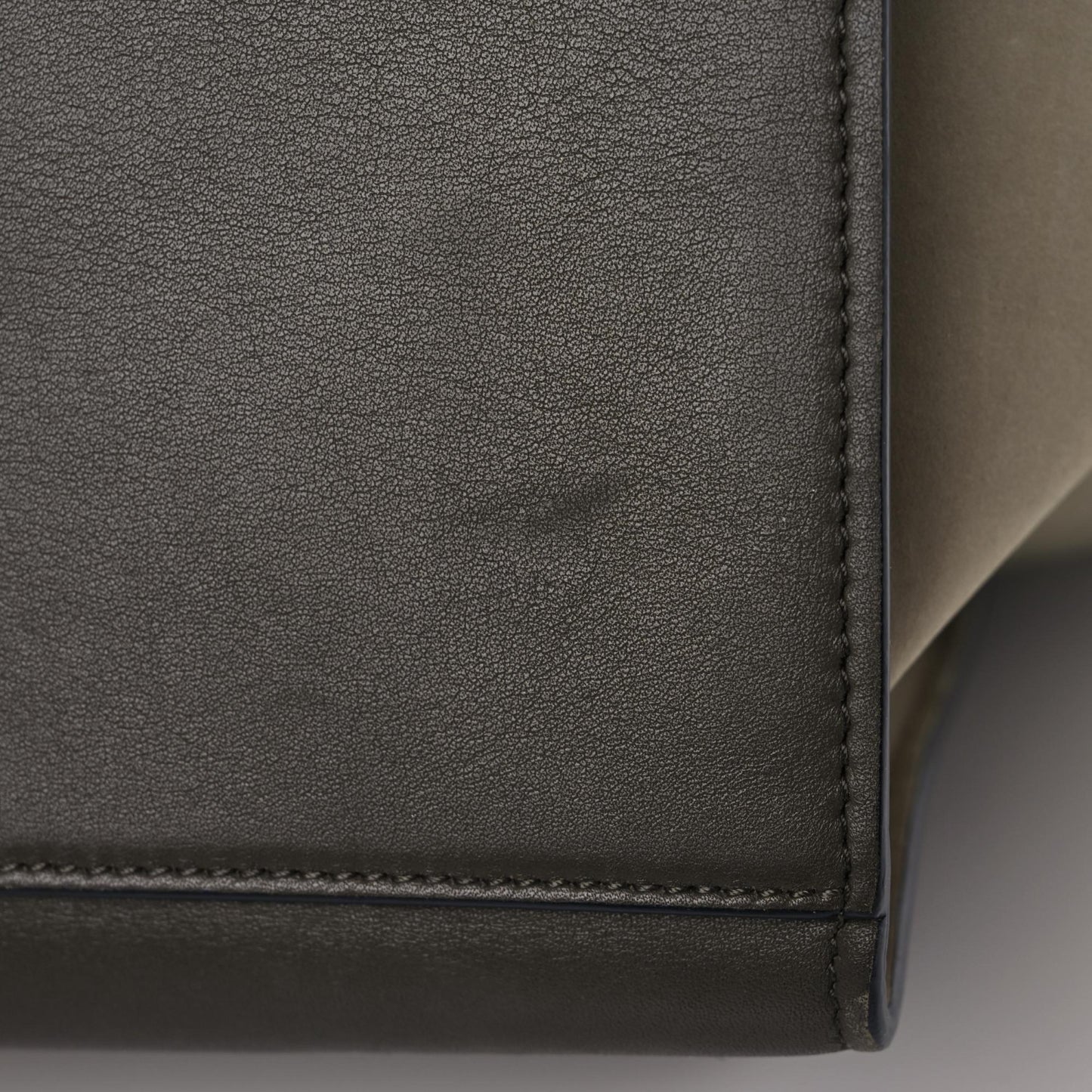 Crocodile Embossed Calfskin Suede Medium Trapeze Taupe