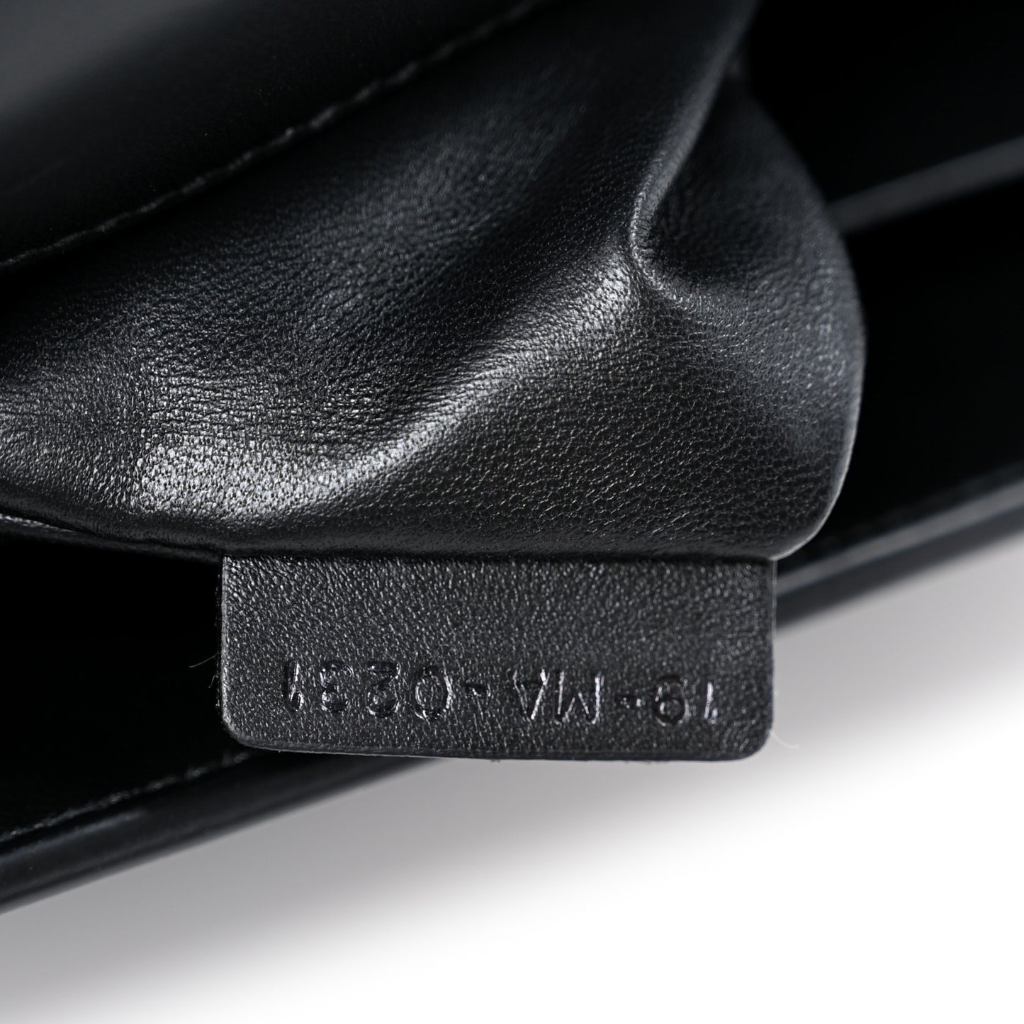 Box Calfskin 30 Montaigne Flap Bag Black