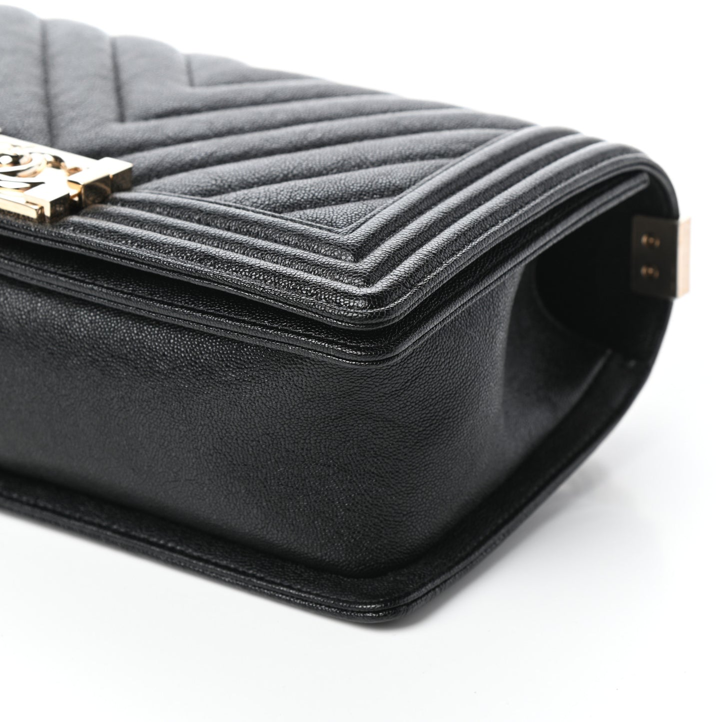 Caviar Chevron Quilted Medium Boy Flap Black