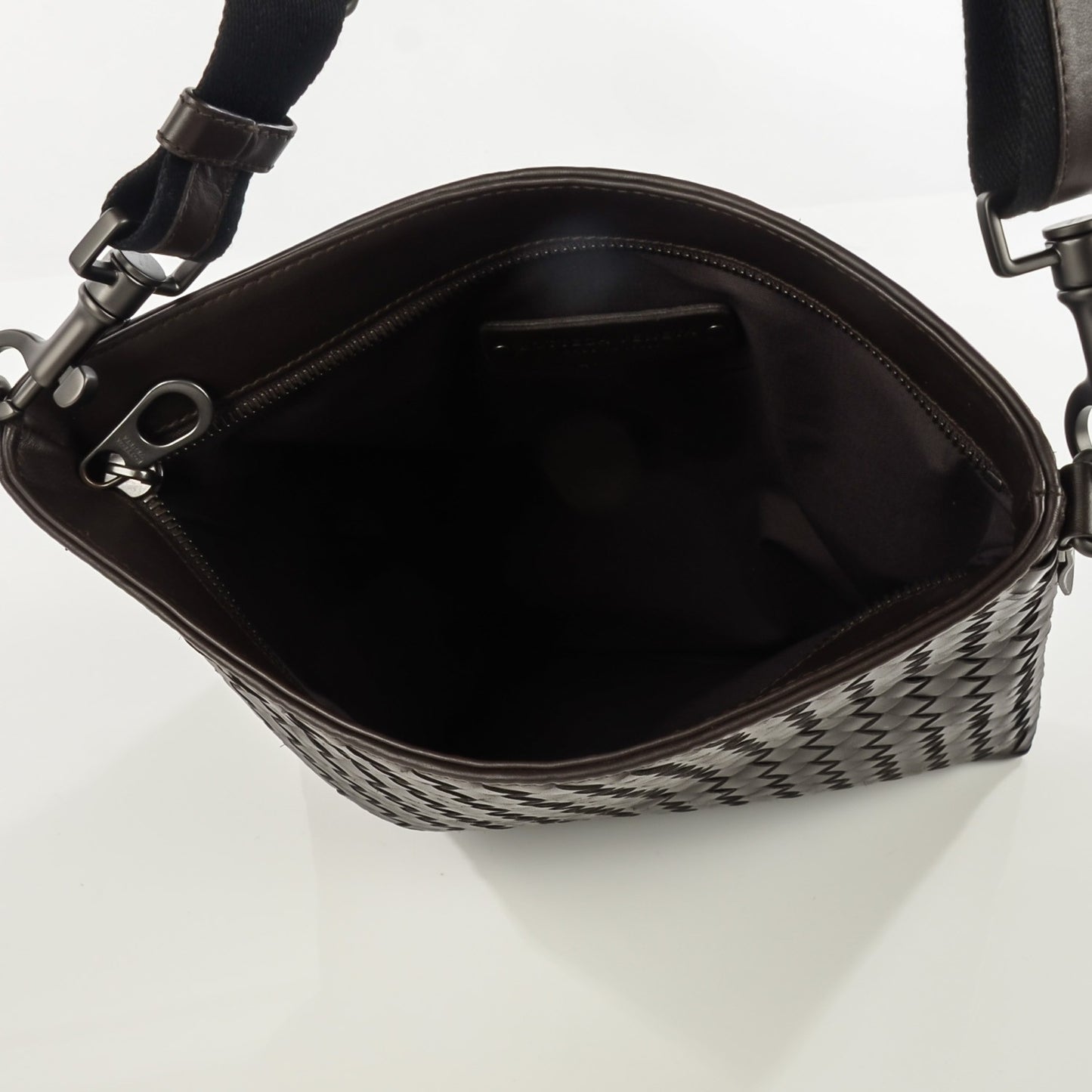 Calfskin Intrecciato VN Small Messenger Bag Ebano