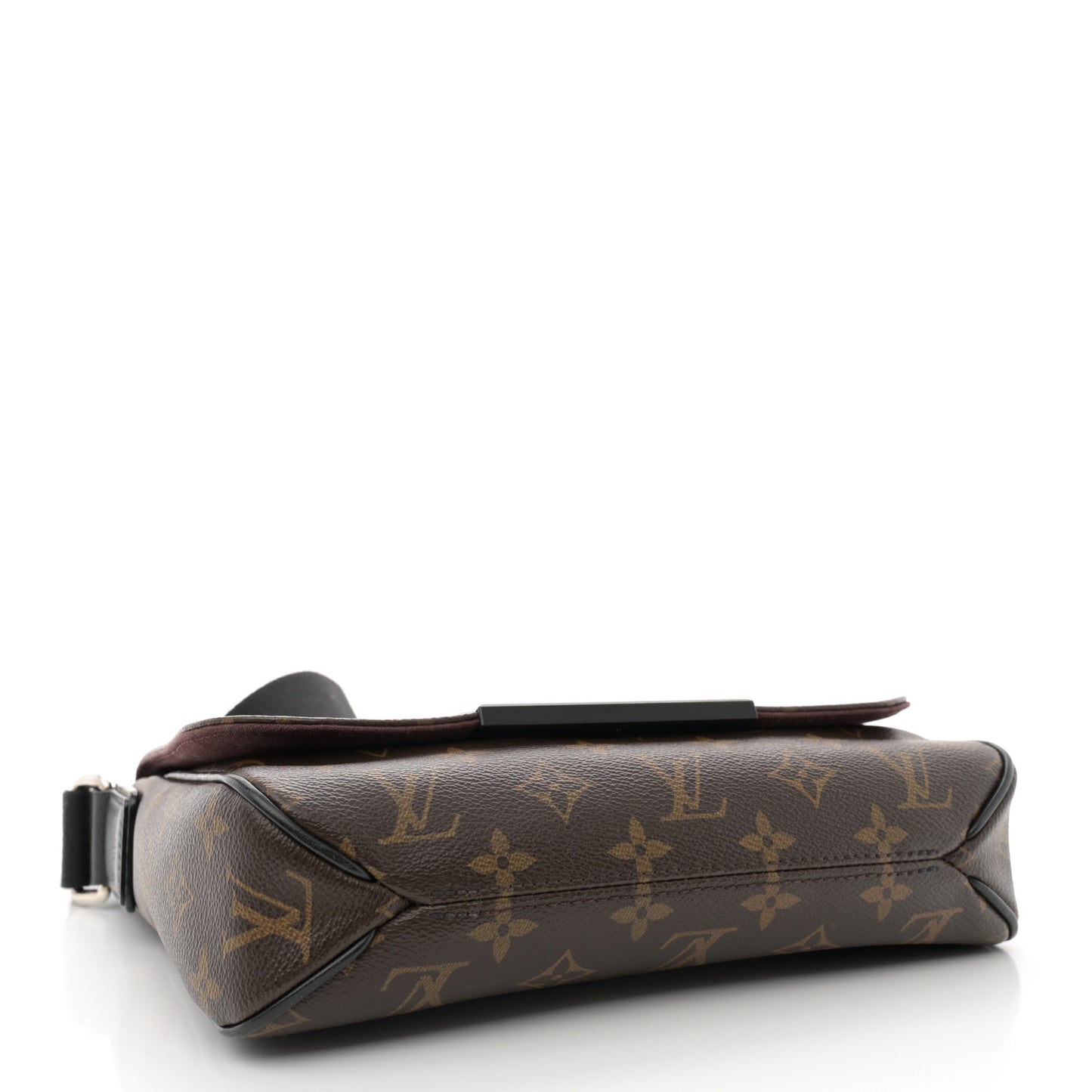Monogram Macassar District PM