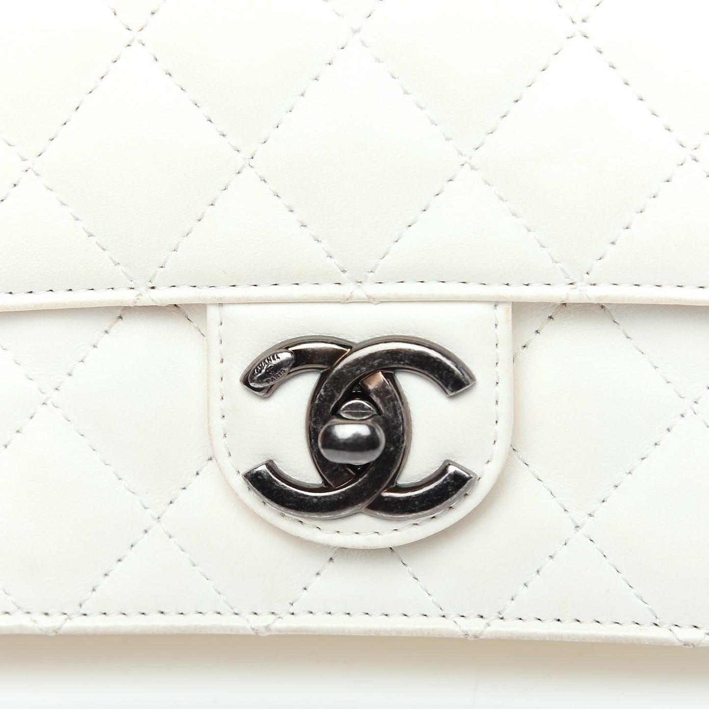 Lambskin Quilted Medium Crossing Times Flap Dark White