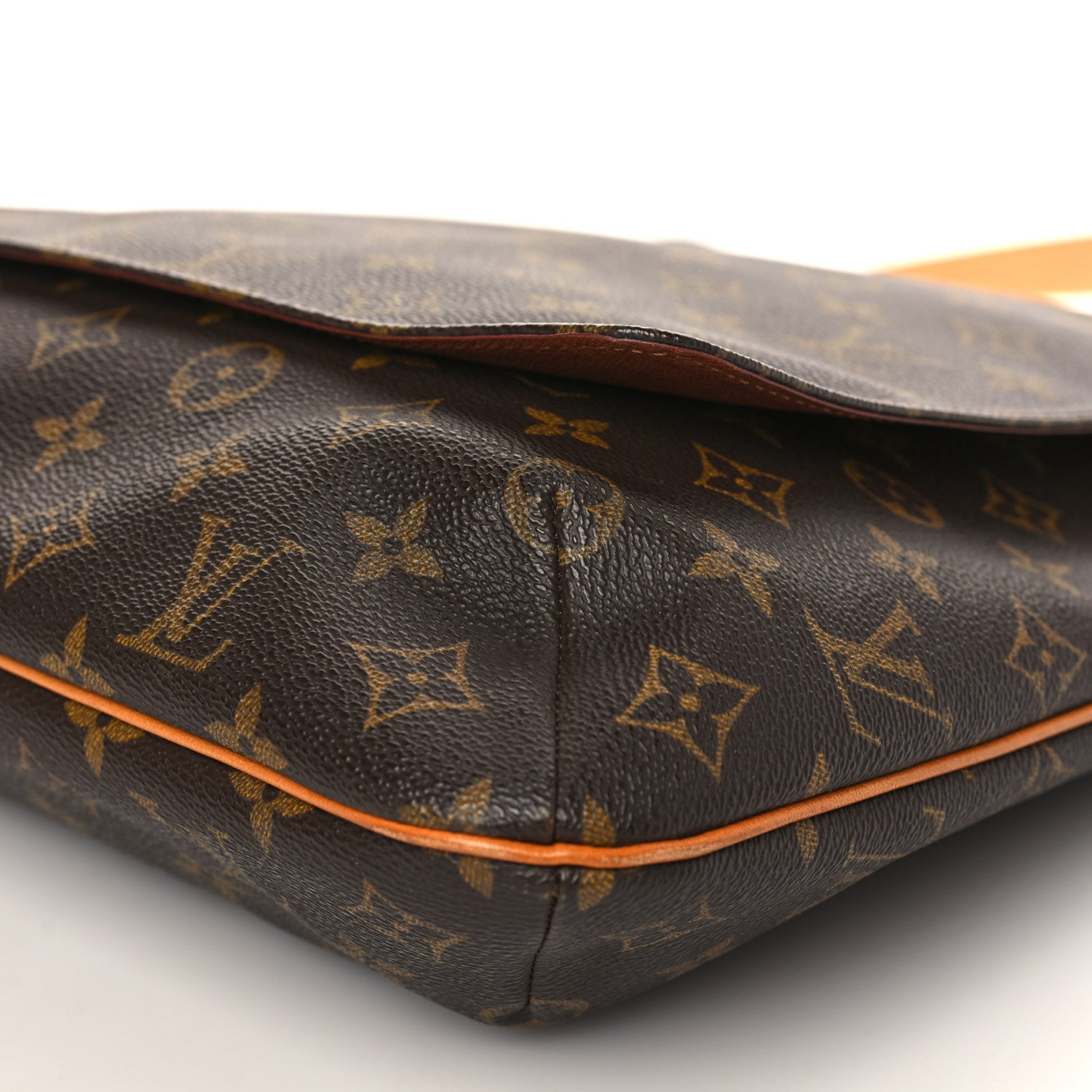 Louis Vuitton Monogram Musette GM 8 of 8