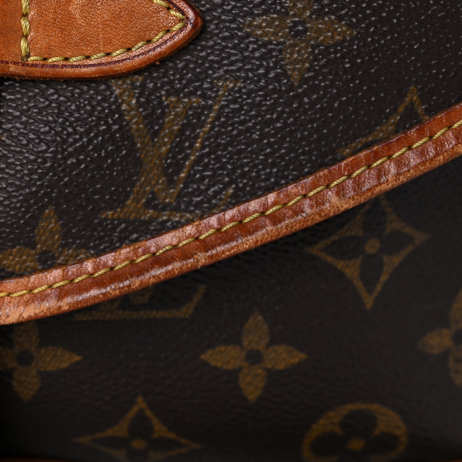 Louis Vuitton Monogram Saumur 30 30 of 41