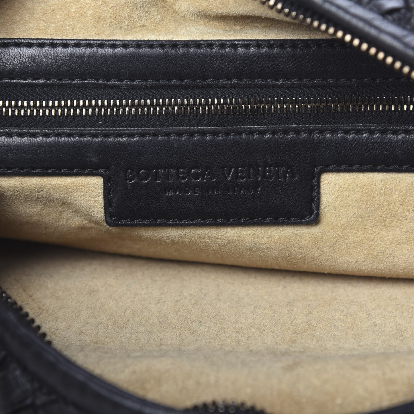 Nappa Intrecciato Embossed Medium Veneta Hobo Black