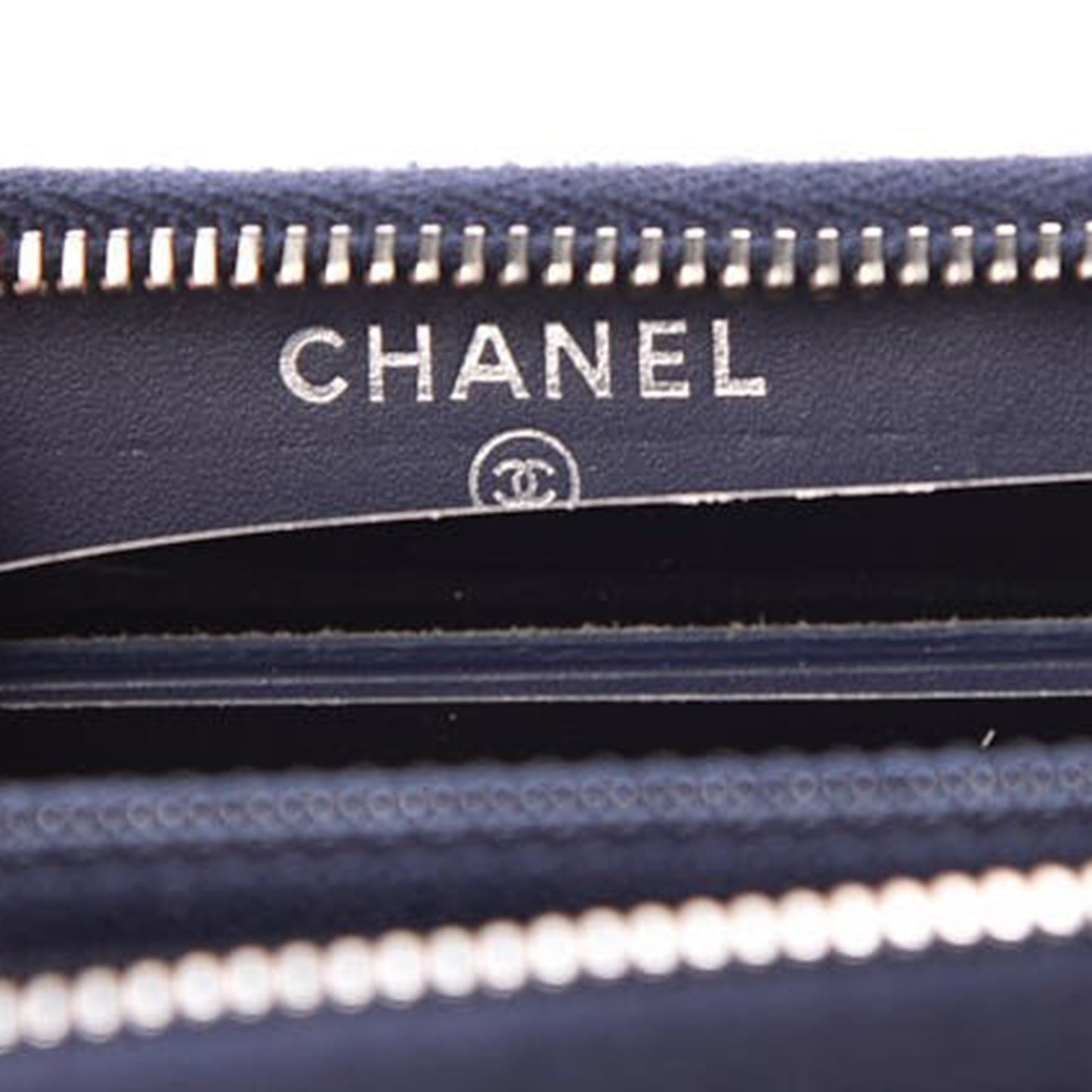 Caviar Chevron Quilted Small Zip Around Wallet Blue