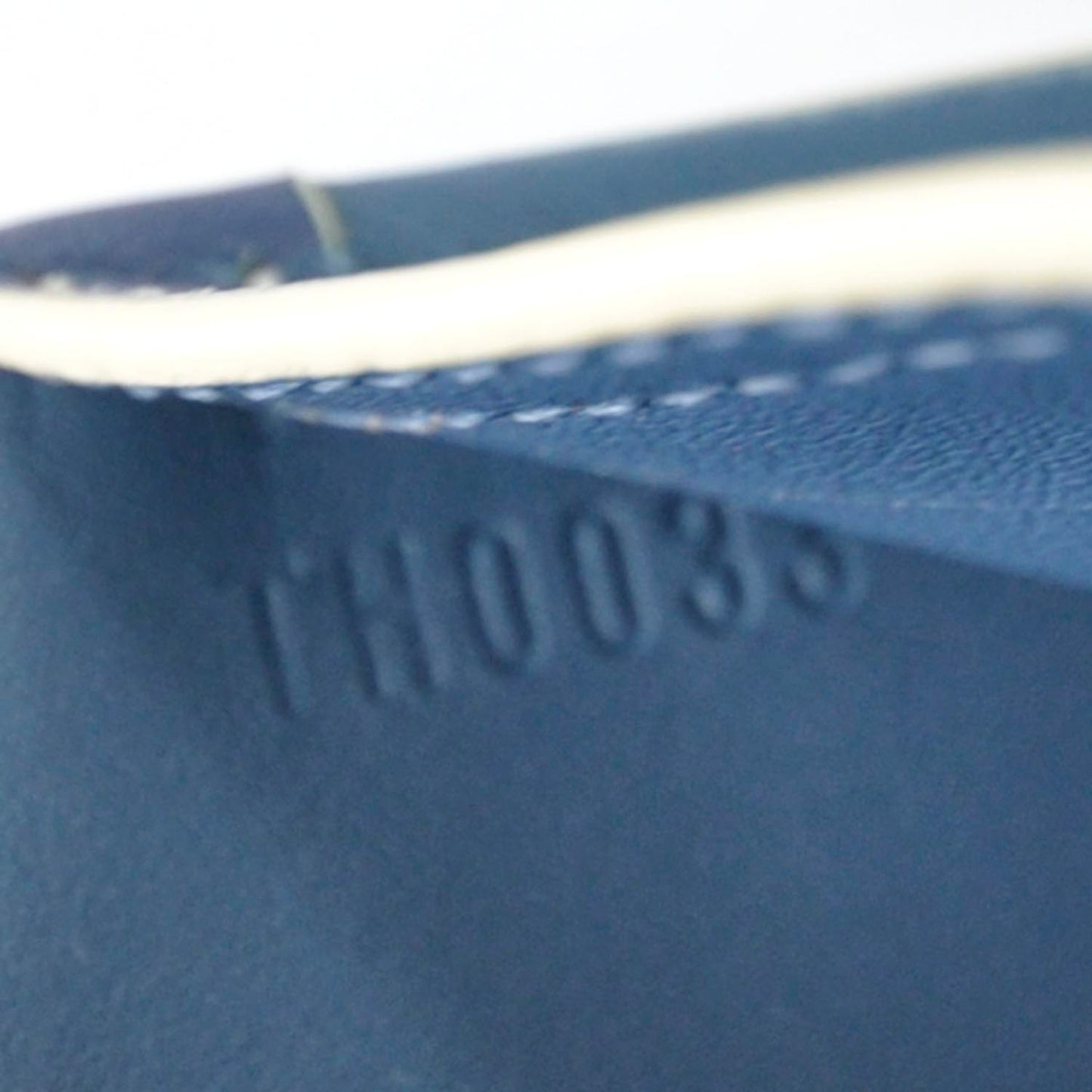 Suhali Porte Tresor International Wallet Blue