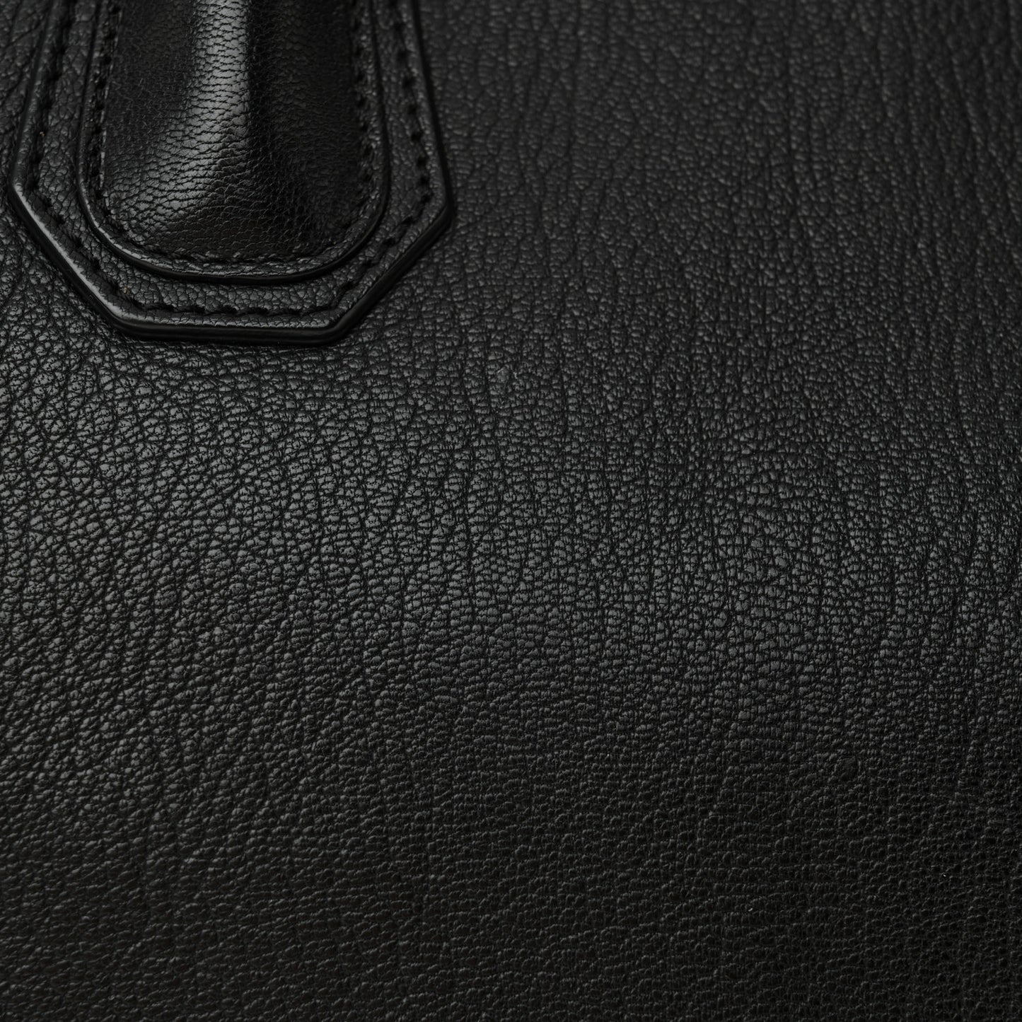 Sugar Goatskin Medium Antigona Black