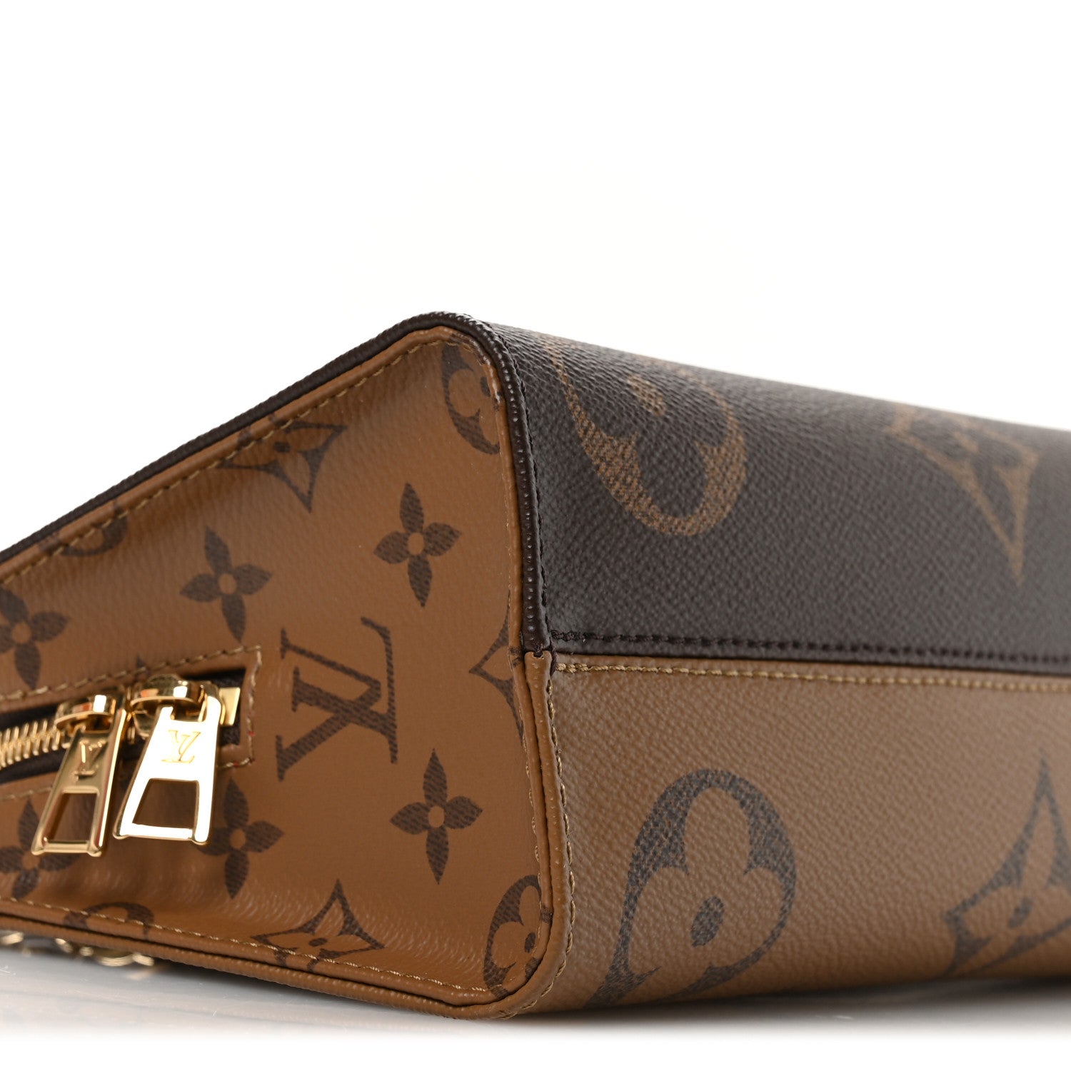 Louis Vuitton Reverse Monogram Giant OnTheGo East West Chain 8 of 10