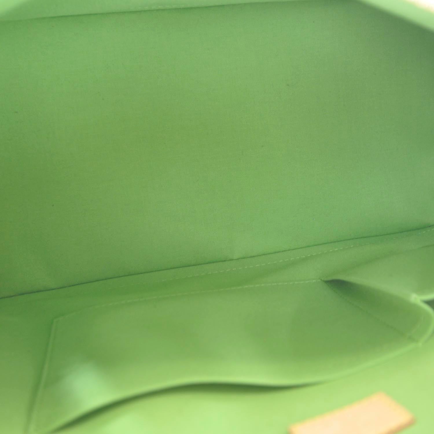 Louis Vuitton Vernis Alma MM Vert Tonic 7 of 9
