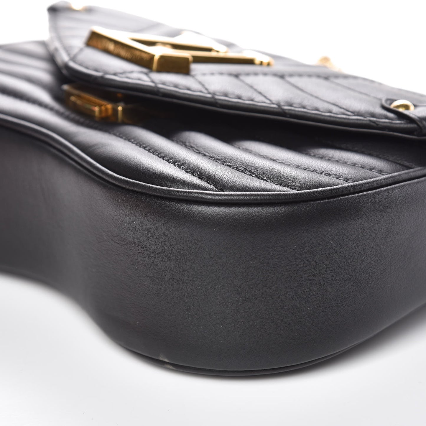 Calfskin New Wave Chain PM Black
