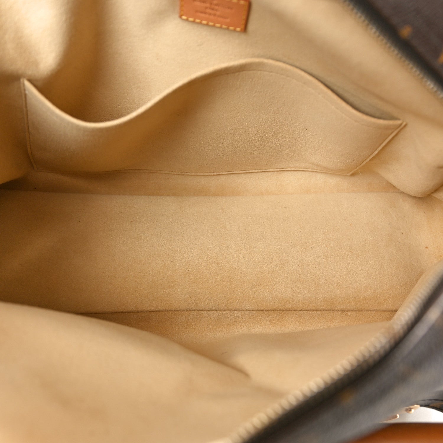 Louis Vuitton Monogram Manhattan GM 5 of 9