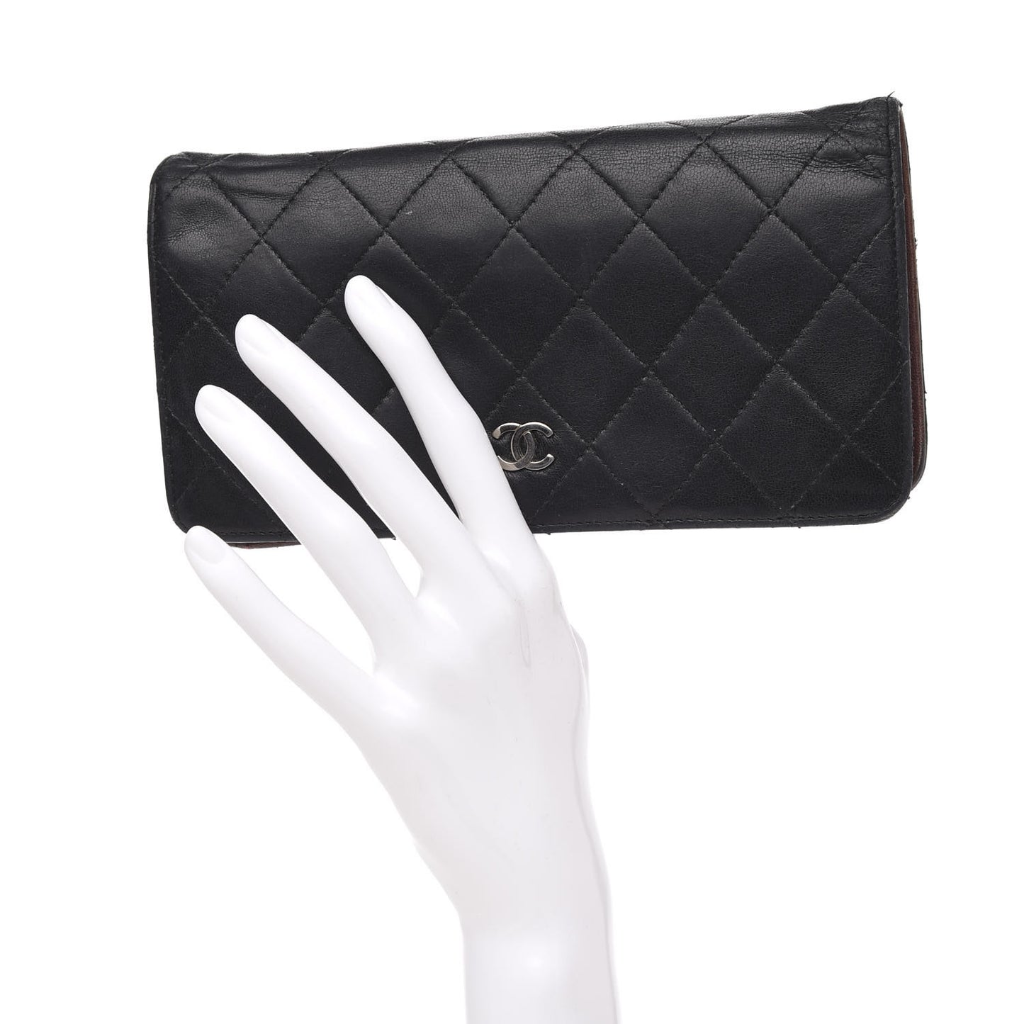 Lambskin Quilted Yen Wallet Black