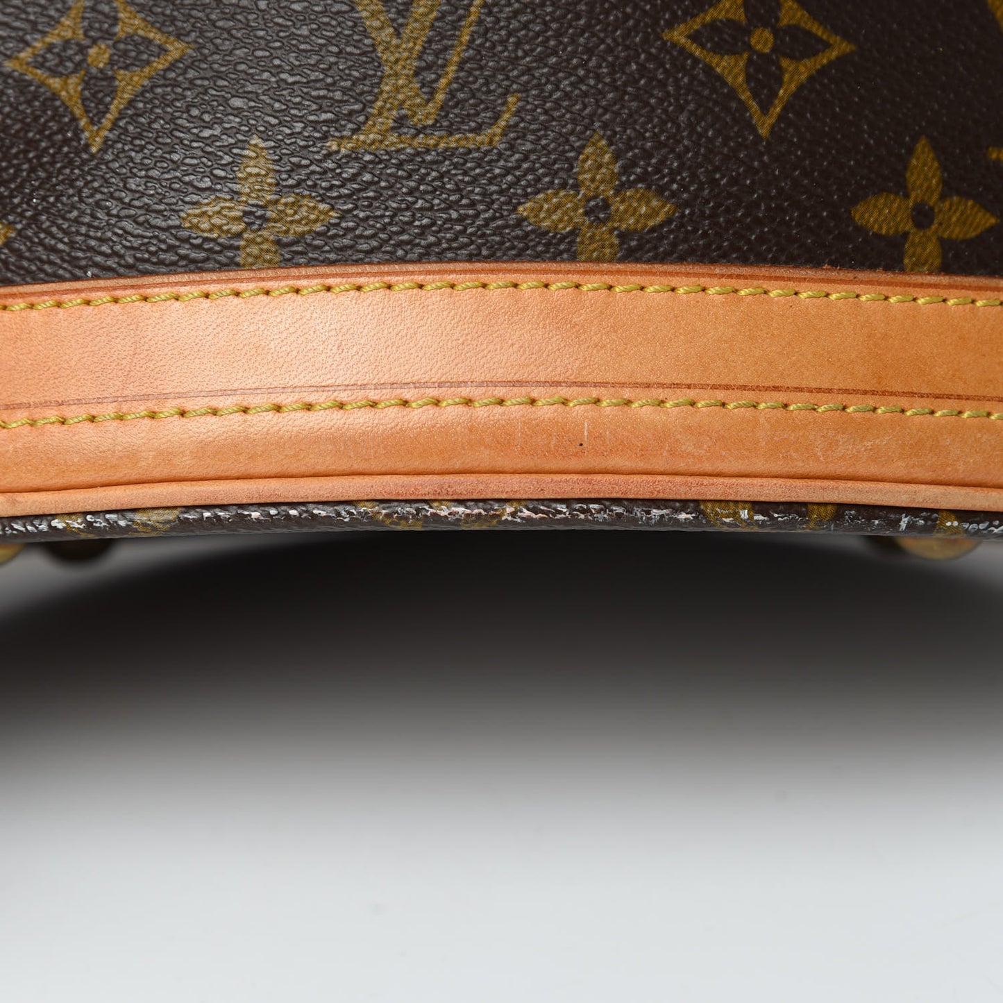 Monogram Petit Bucket 23