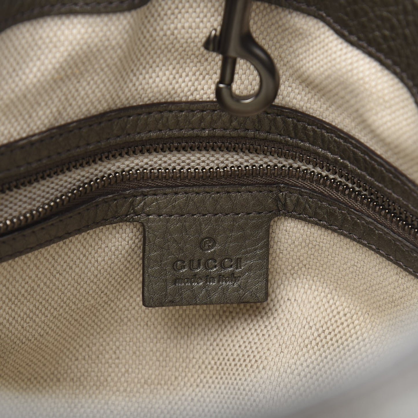 Metallic Pebbled Calfskin Medium Soho Chain Shoulder Bag Sasso