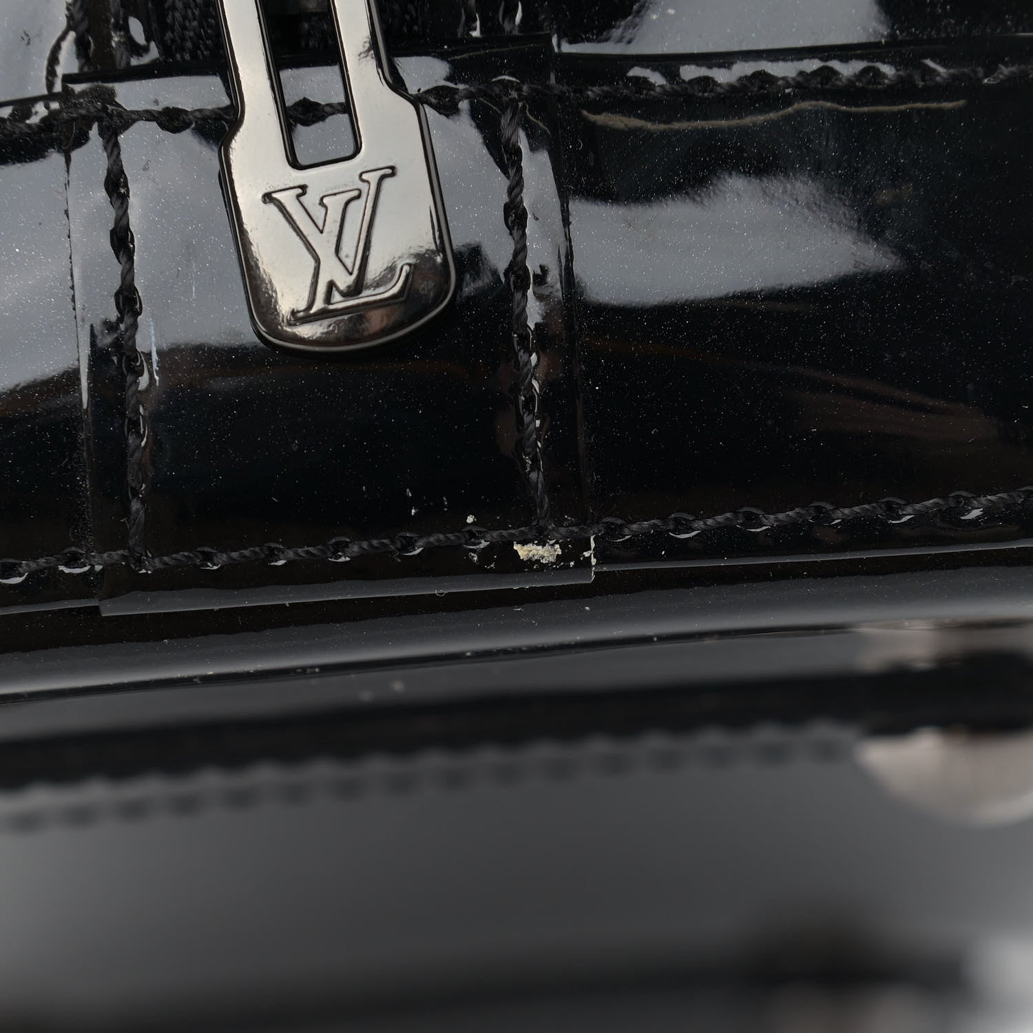 Louis Vuitton Vernis Alma PM Black 11 of 14