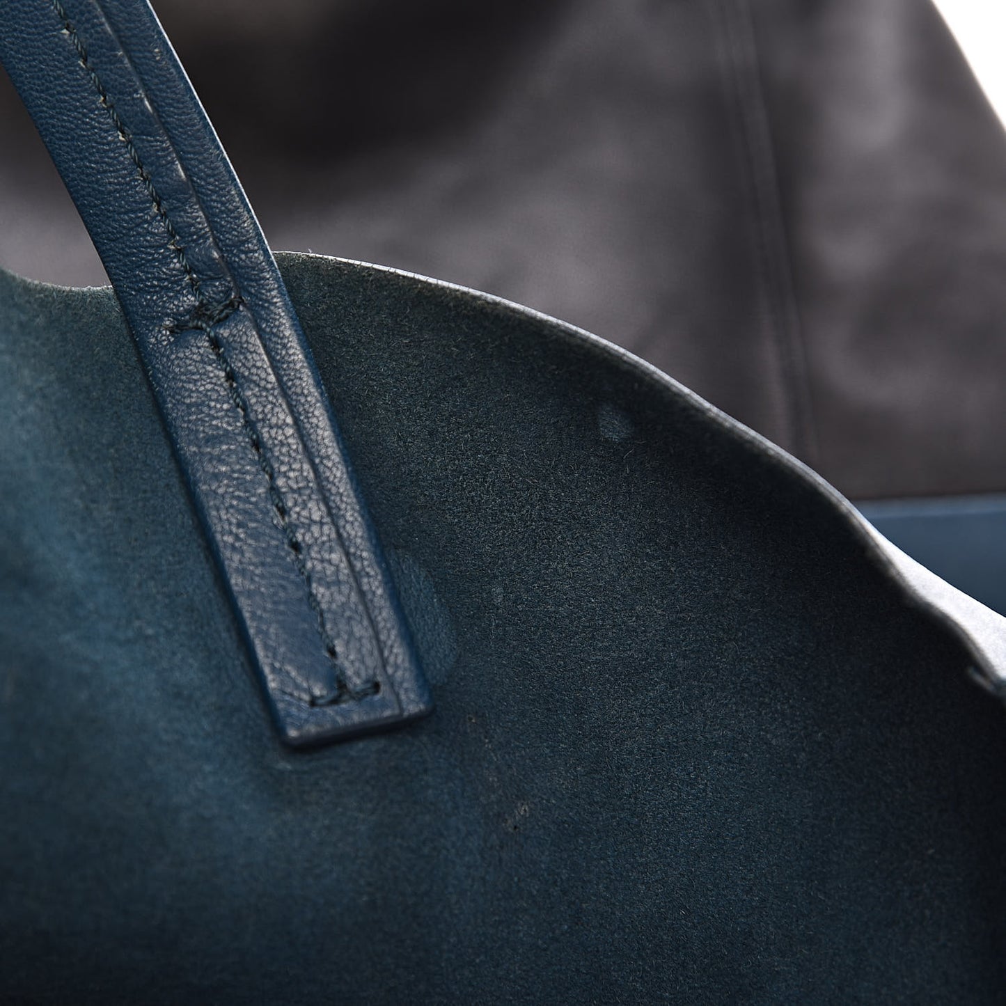 Lambskin Vertical Bi-Cabas Petrol Black