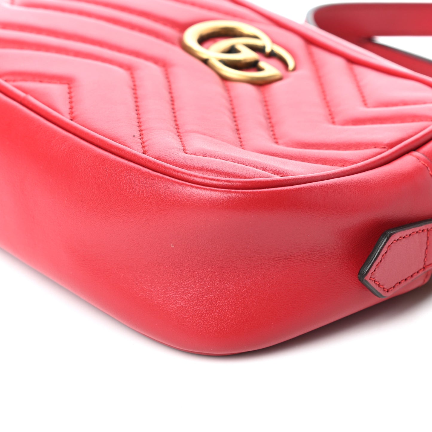 Calfskin Matelasse Mini GG Marmont Chain Shoulder Bag Hibiscus Red