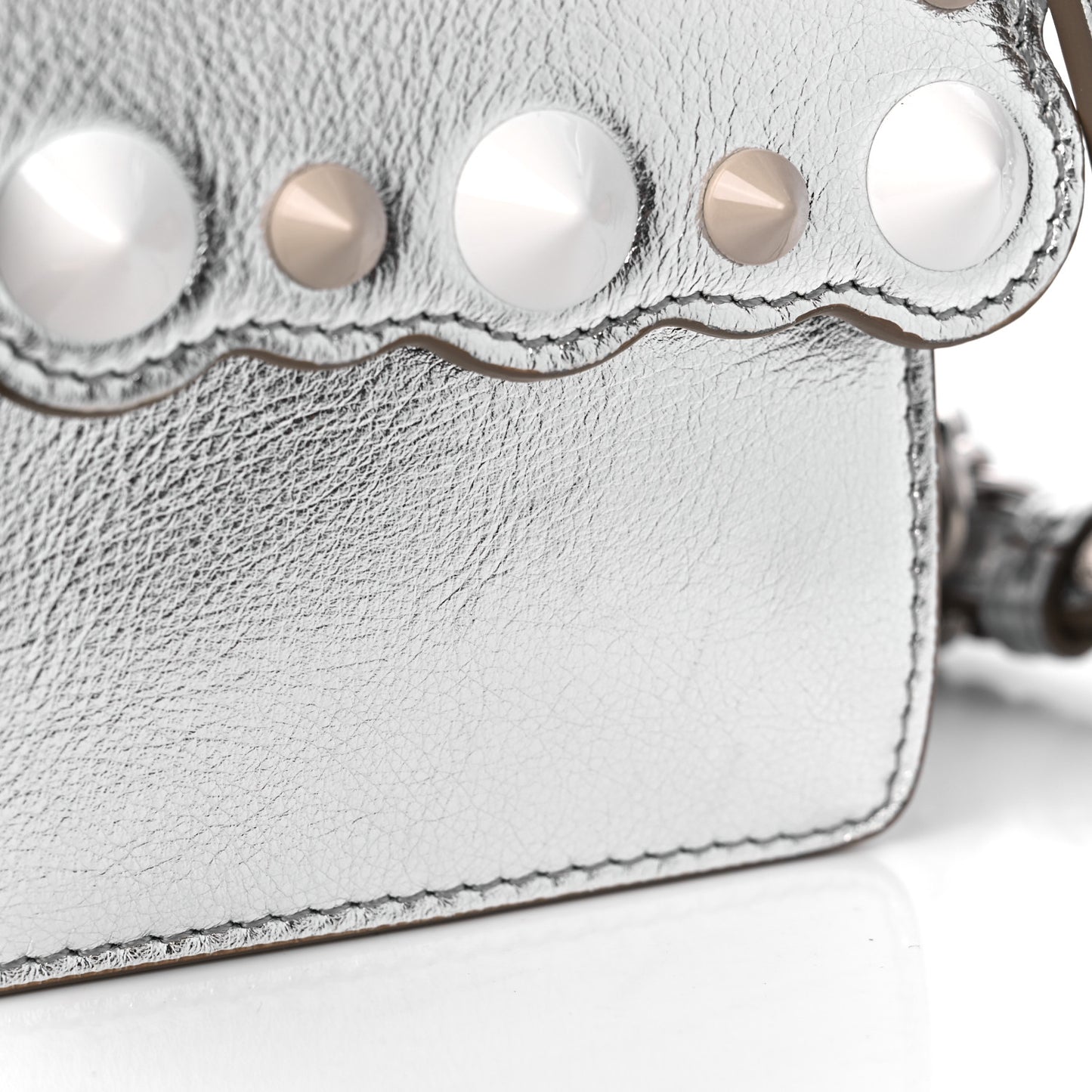 Vitello Catalan Mirror Scalloped Multi Studded Small Kan I Shoulder Bag Argento