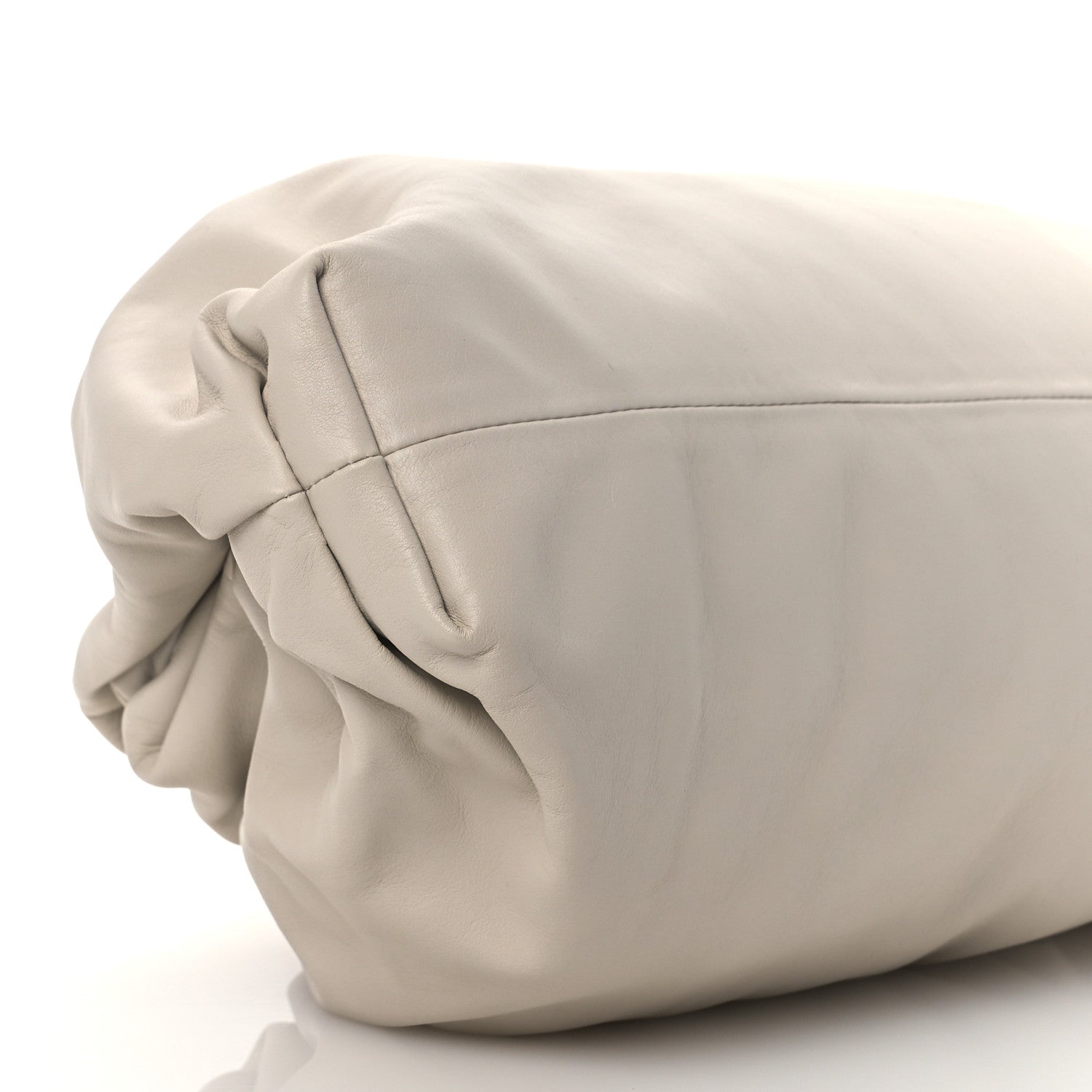 Bottega Veneta Smooth Butter Calf The Pouch Oversized Clutch Plaster 9 of 11