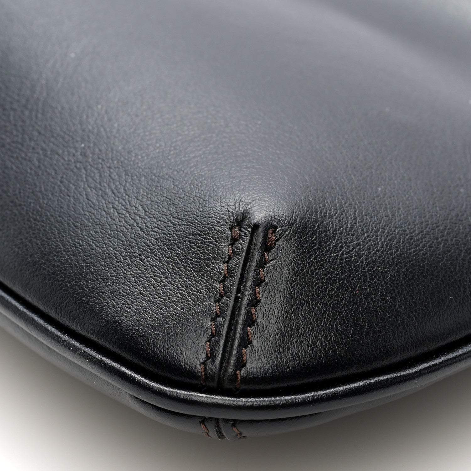 Jacquemus Smooth Calfskin Le Bisou Perle Black 9 of 9