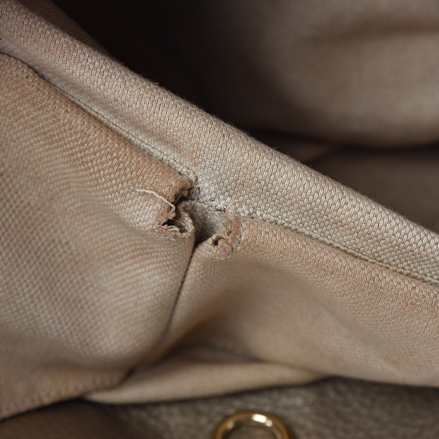 Metallic Pebbled Calfskin Medium Soho Chain Shoulder Bag Golden Beige
