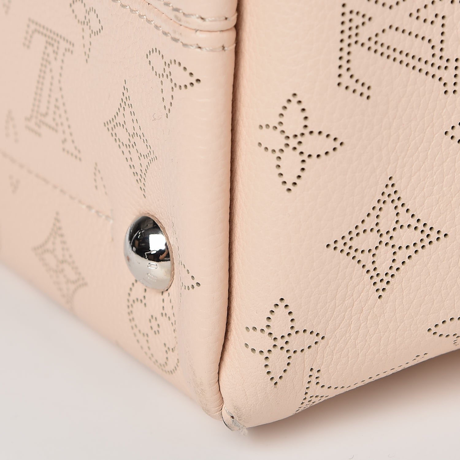 Louis Vuitton Mahina Hina MM Cream 12 of 12
