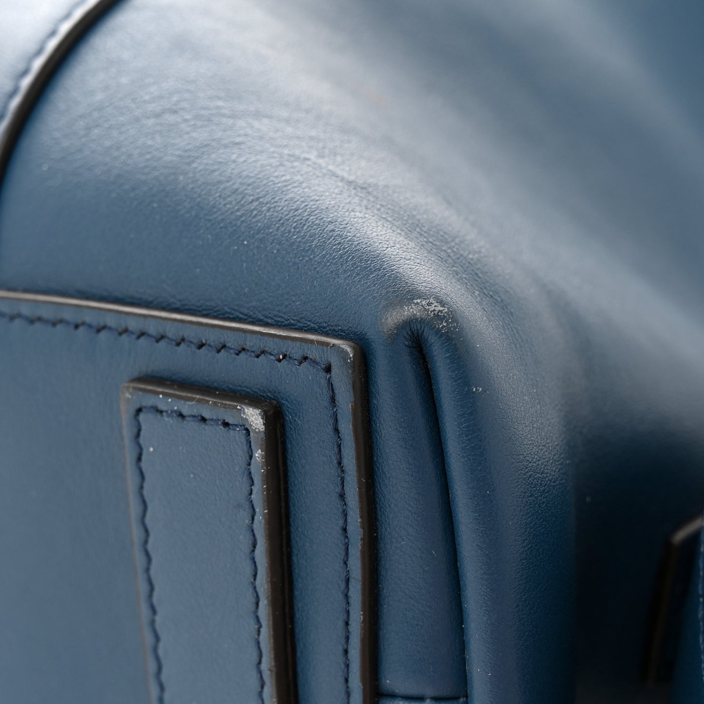 Smooth Calfskin Medium Soft Antigona Midnight