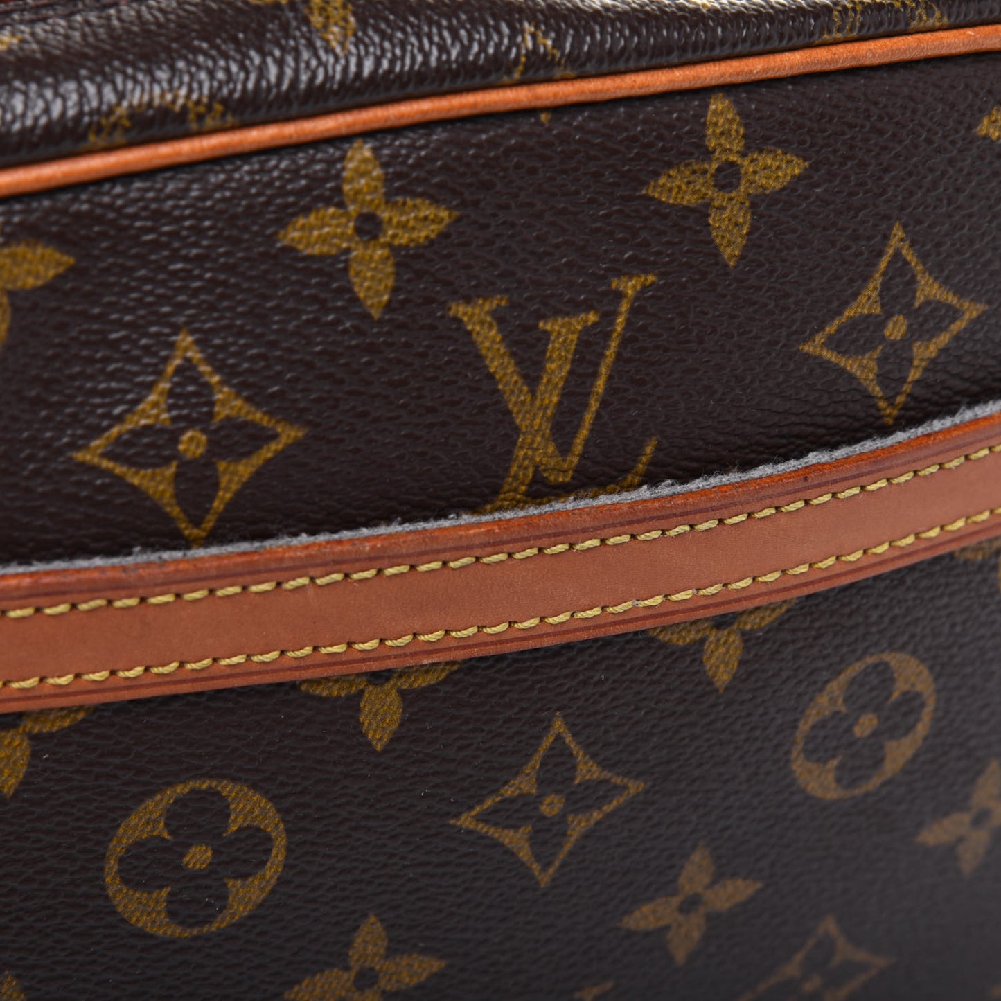 Monogram Jeune Fille