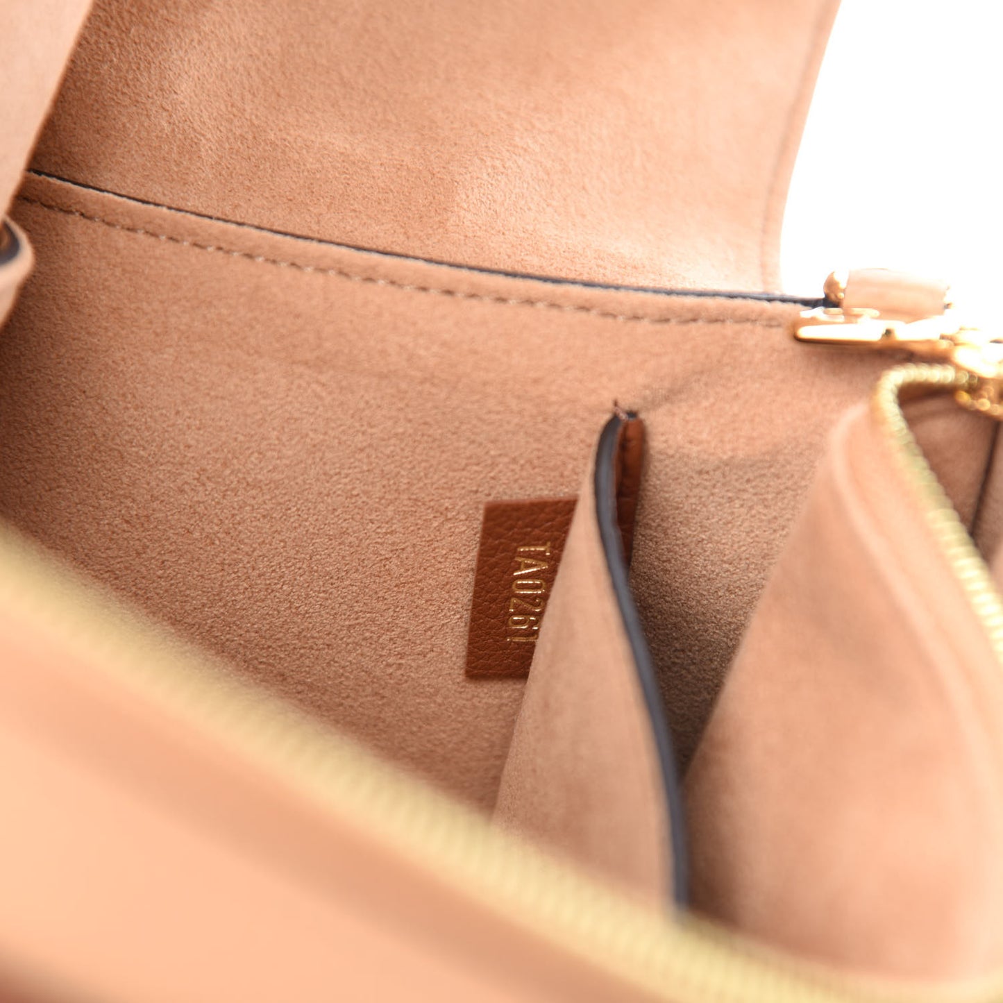 Soft Calfskin My Lockme Pochette Arizona Quartz Caramel