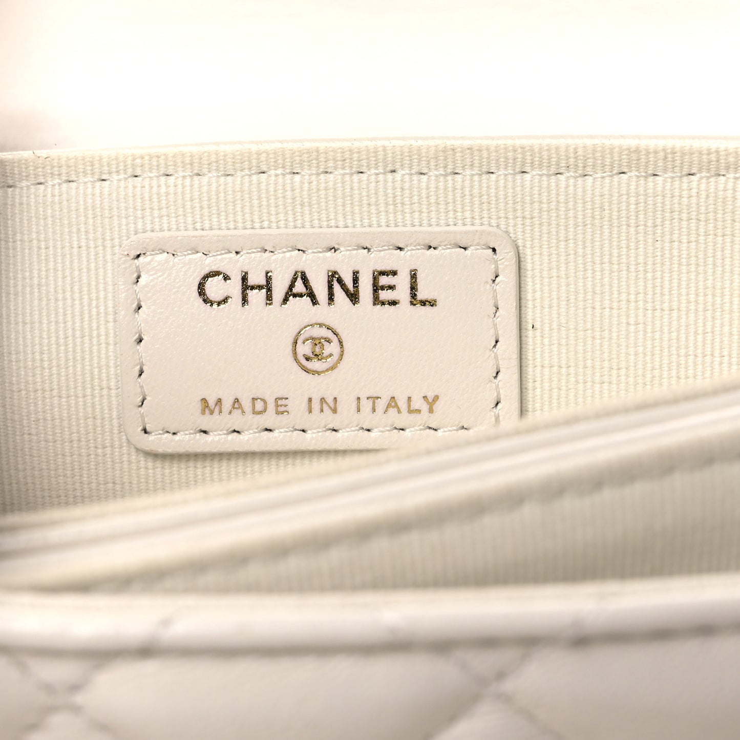 Shiny Lambskin Flap Clutch With Chain White