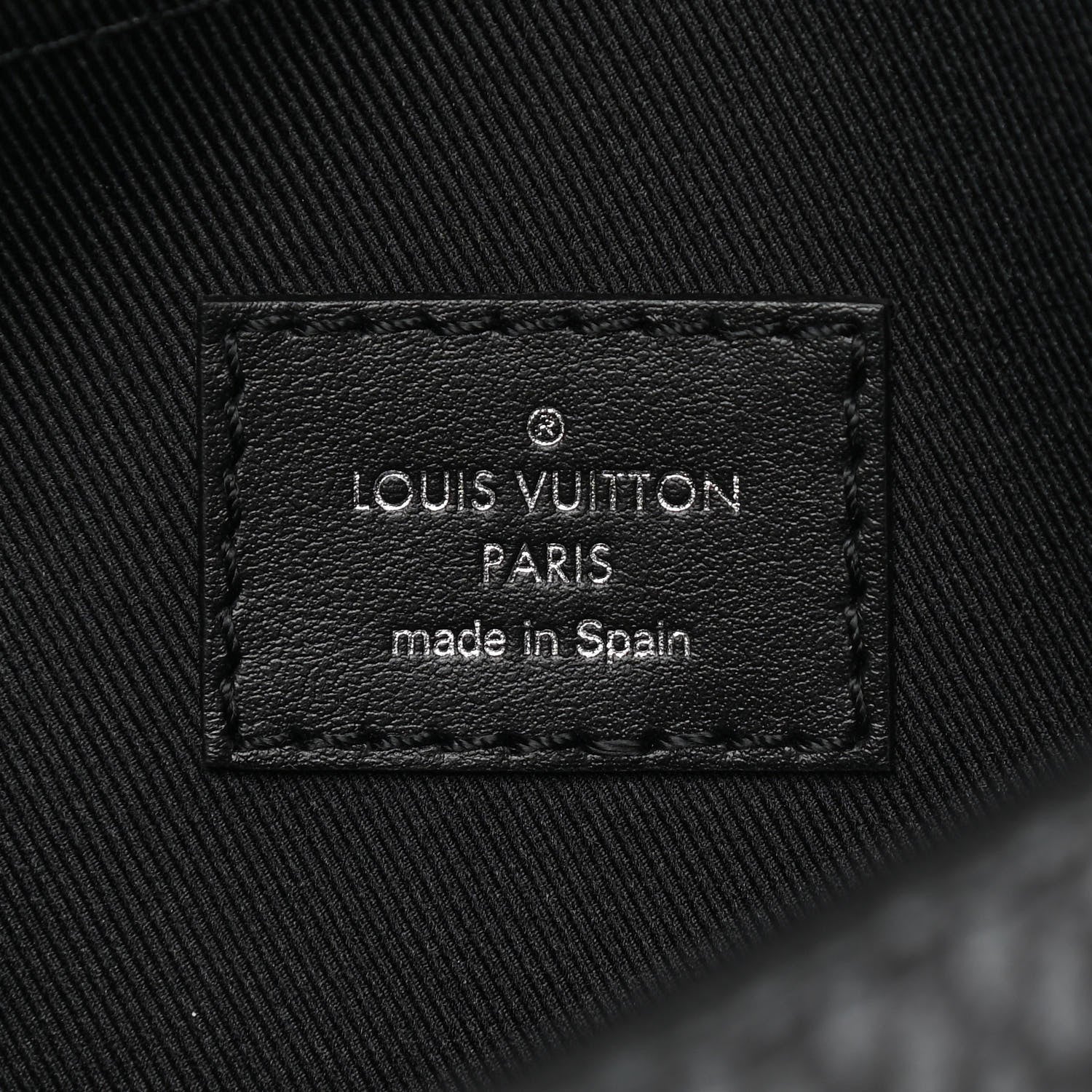Louis Vuitton Damier Graphite 3D Studio Messenger 6 of 13