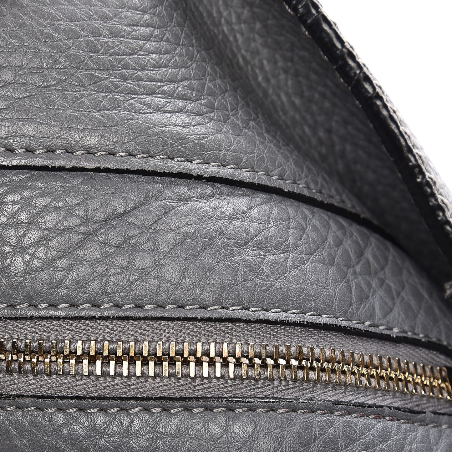 Pebbled Calfskin Large Rockstud Flip-Lock Messenger Bag Grey