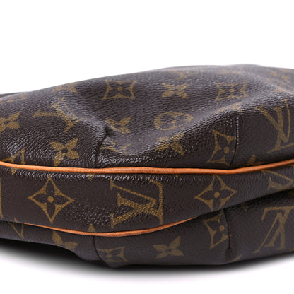 Louis Vuitton Monogram Croissant MM 8 of 10