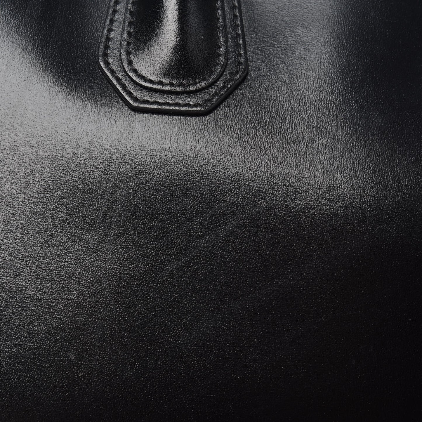 Shiny Lord Calfskin Medium Antigona Black