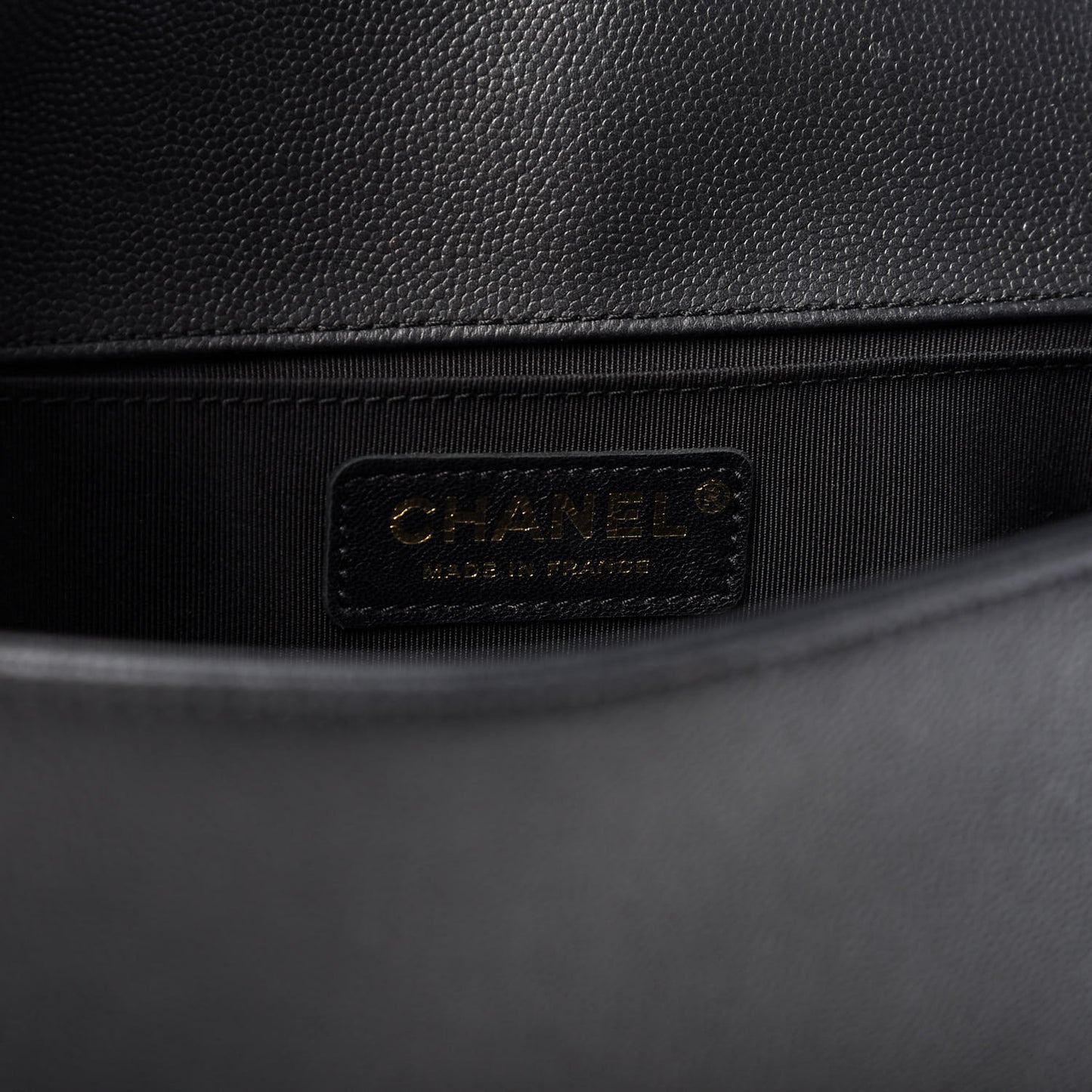 Caviar Quilted Medium Boy Flap Black