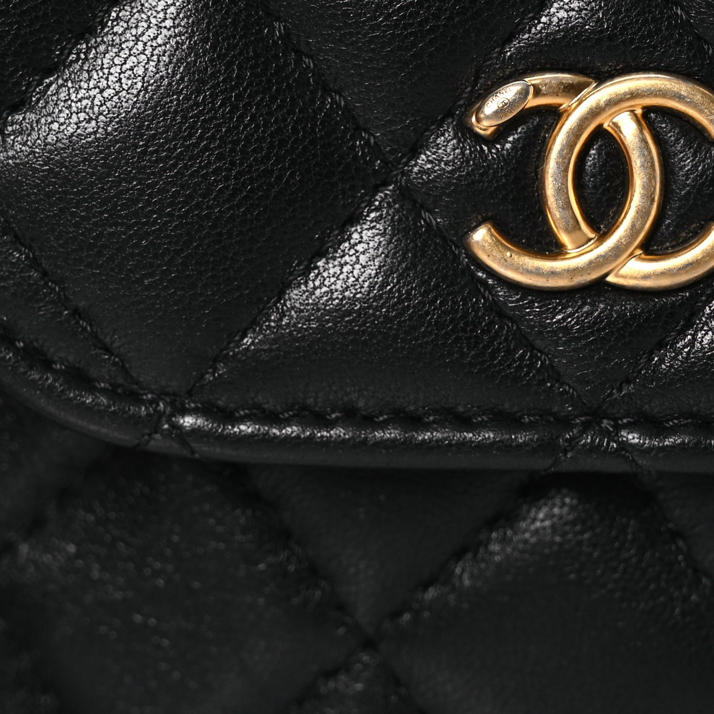 Lambskin Quilted Pearl Crush Waist Bag Black