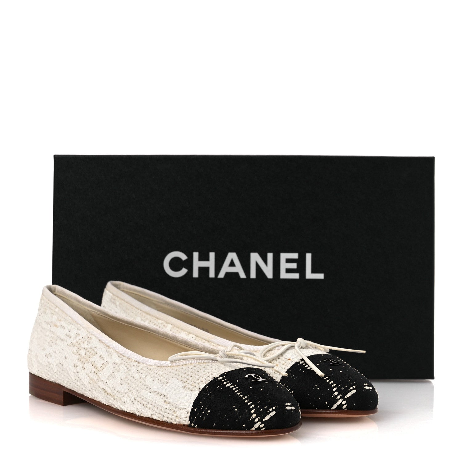 Chanel Tweed Cap Toe Ballet Flats 37 White Black 13 of 13
