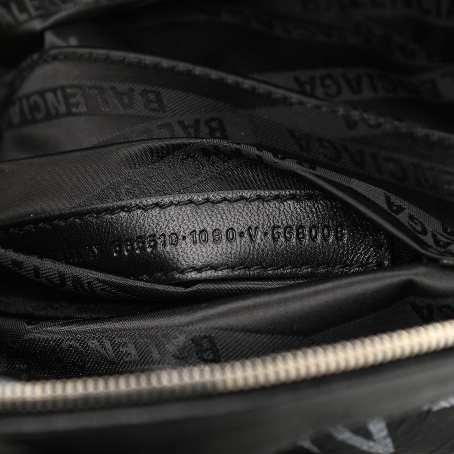 Agneau Arena Graffiti All Over XXS Souvenir Belt Bag Black White
