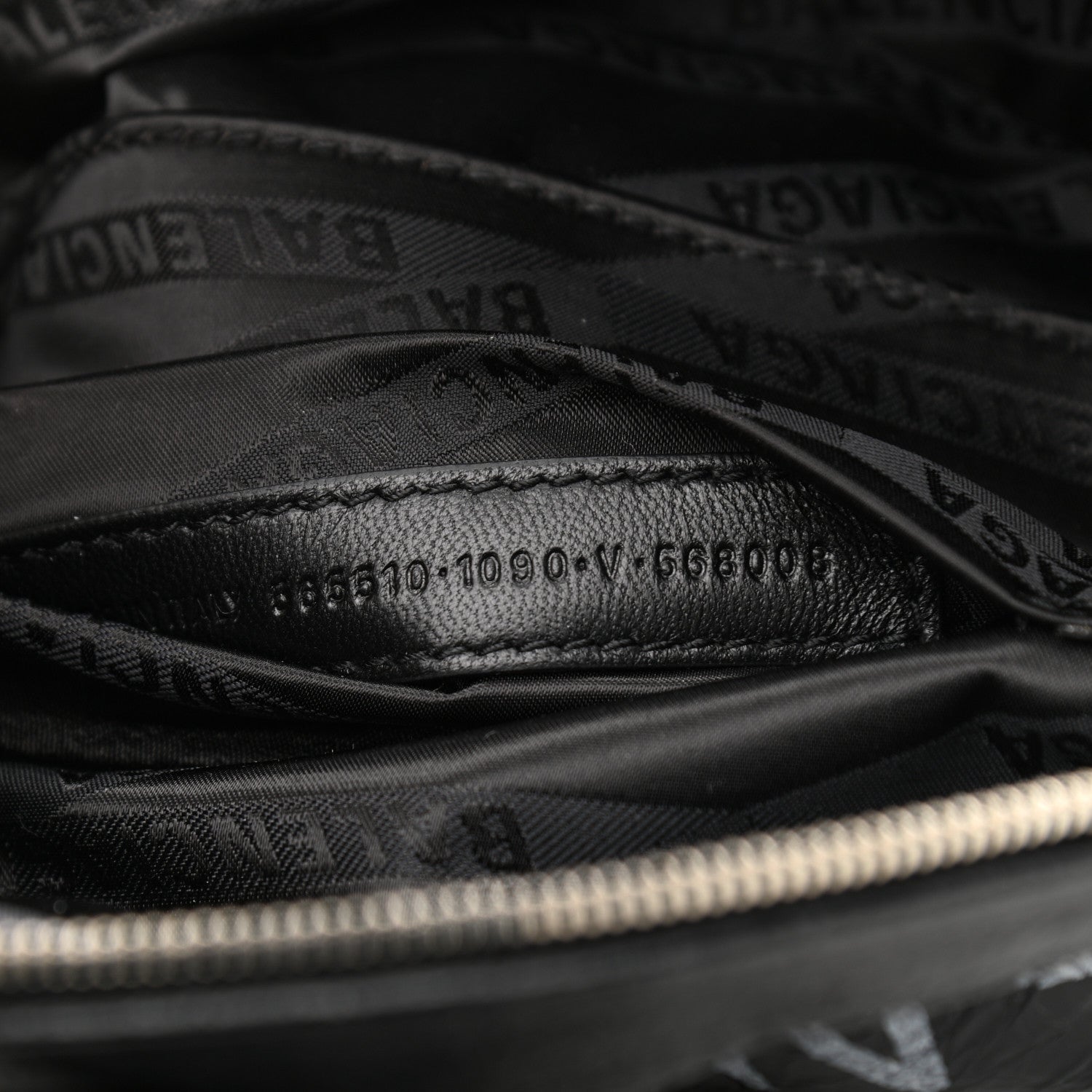 Balenciaga Agneau Arena Graffiti All Over XXS Souvenir Belt Bag Black White 7 of 10