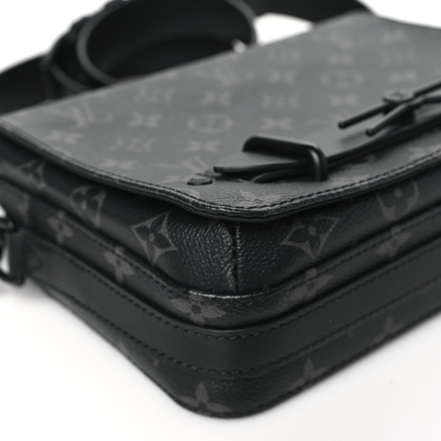 Louis Vuitton Monogram Eclipse Steamer Messenger 8 of 9