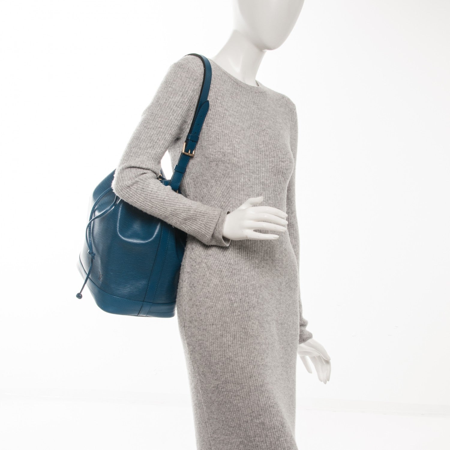 Louis Vuitton Epi Noe Toledo 2 of 7