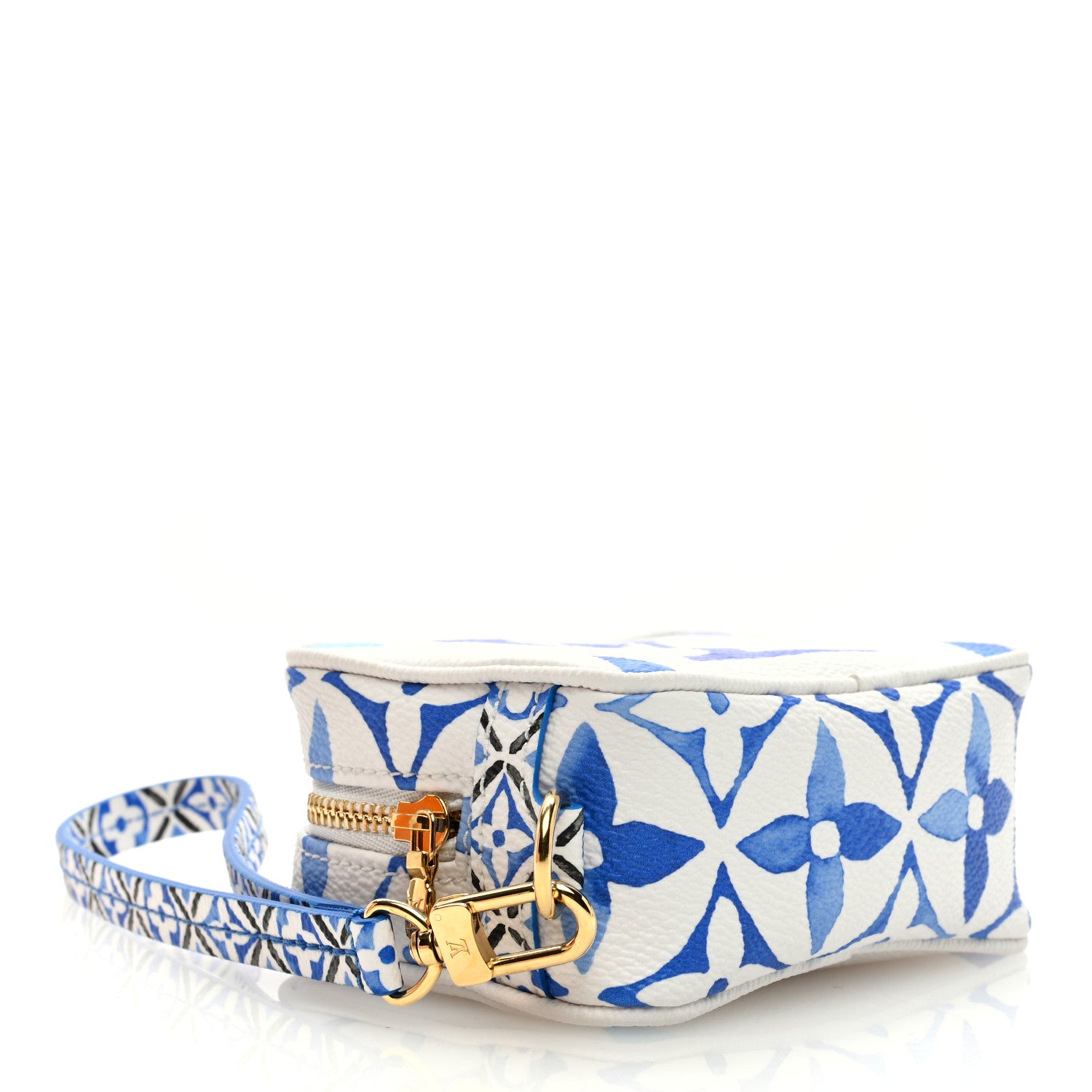 Louis Vuitton LOUIS VUITTON Monogram Giant By The Pool 2.0 Wapity Case Blue 4 of 7